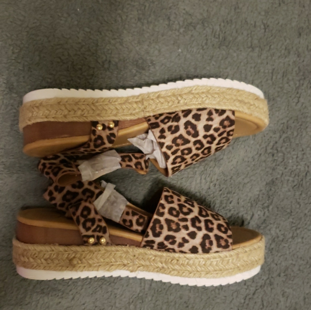 Leopard Sandals - Picture 3 of 9